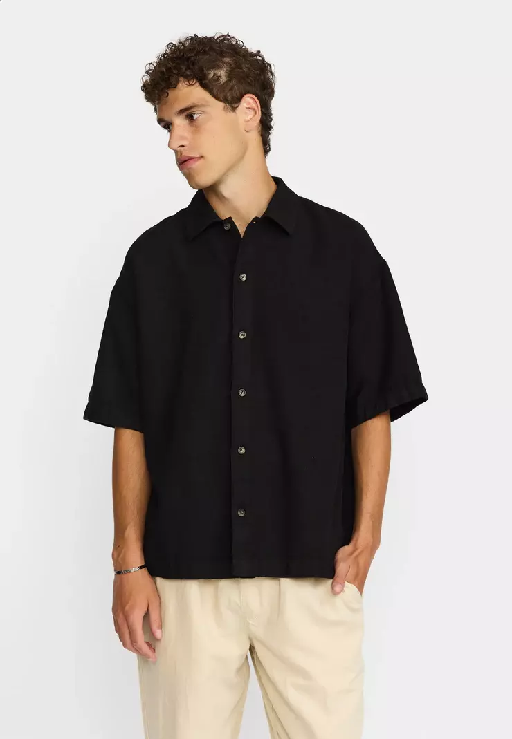 Revolution Oversized Short-Sleeved Shirt Kurzarm Hemd schwarz